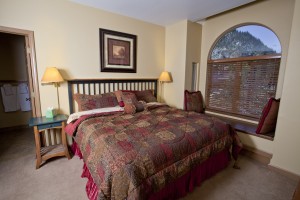 The Inn boasts a light, spacious interior with fifteen guest-rooms.